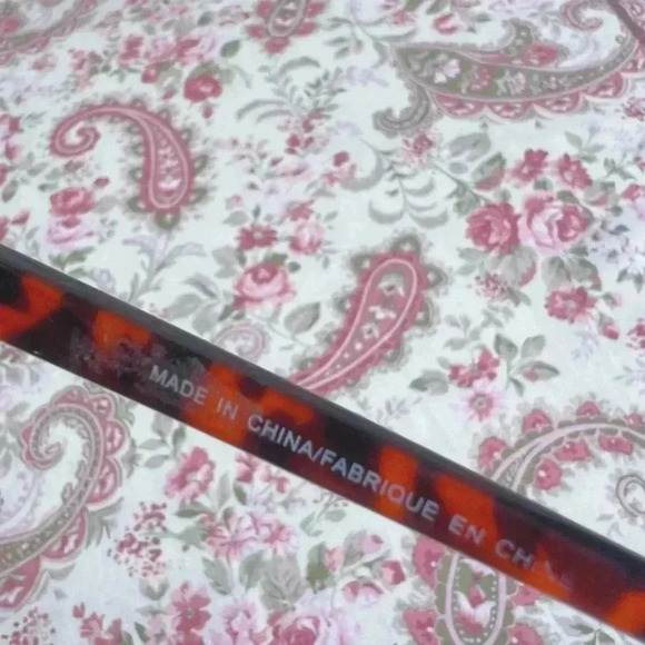 Urban Outfitters Brown Tortoiseshell Cateye Sunglasses Gold Rims - Picture 5 of 7